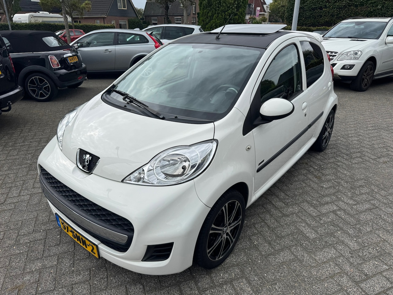 Peugeot 107 - 1.0-12V Sportium 1.0-12V Sportium 5Drs,Apk 23/11-27,Airco,Nap,Elek-pakket - AutoWereld.nl