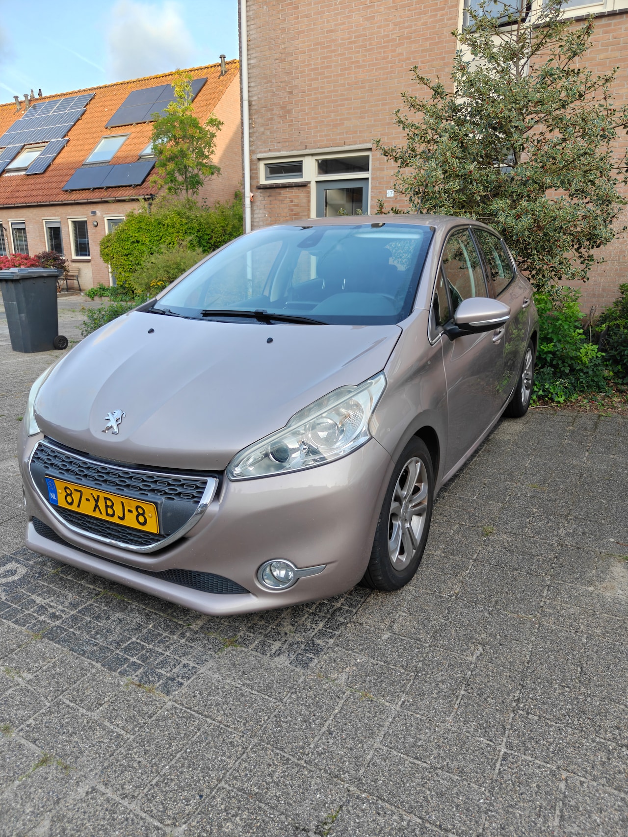 Peugeot 208 - 1.4 Vti Allure . - AutoWereld.nl