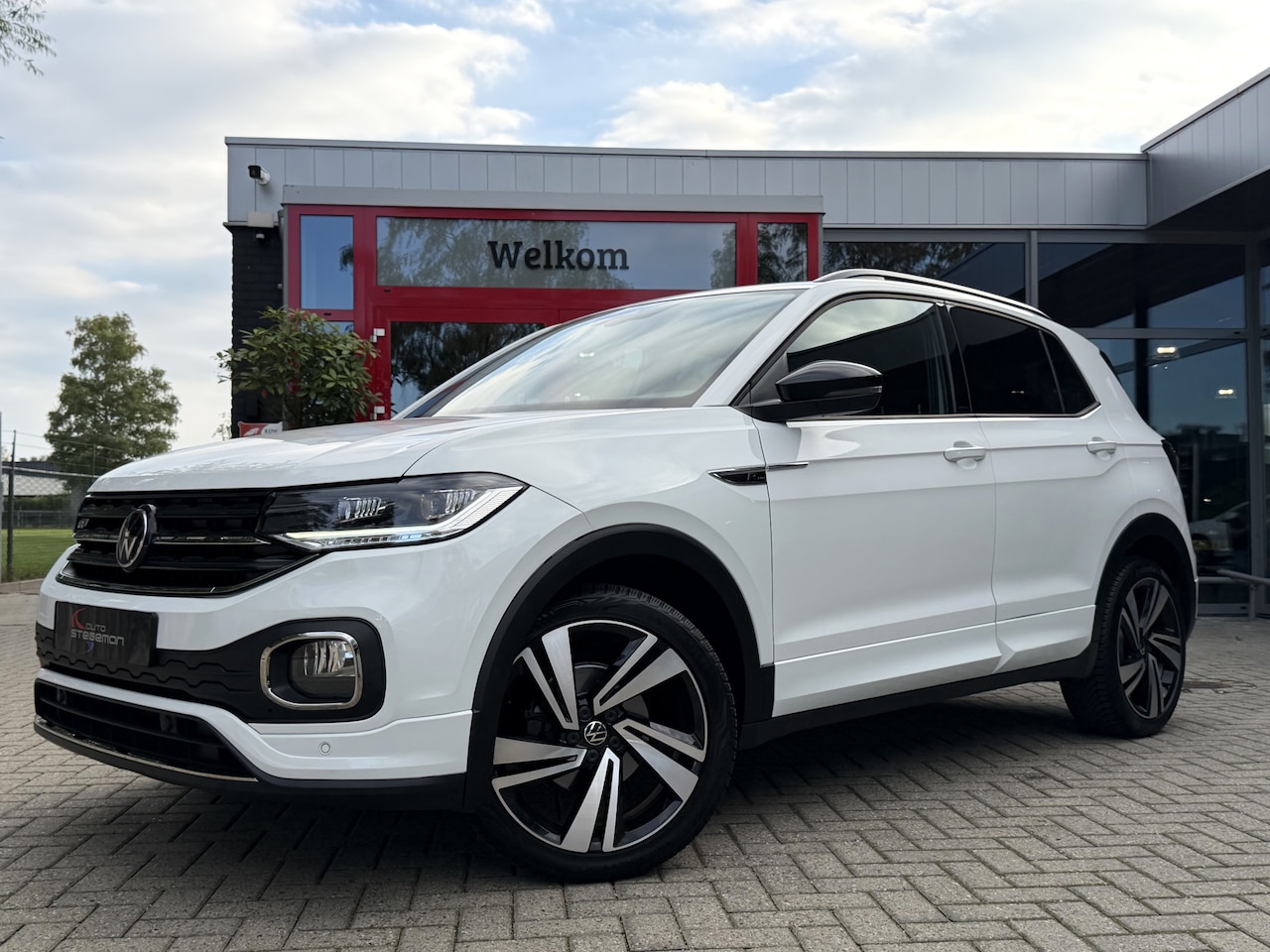 Volkswagen T-Cross - 1.5 TSI 150PK AUT. *!* 2X R-LINE *!* NAVI/ 18 INCH/ VIRTUAL/ CARPLAY *!* - AutoWereld.nl