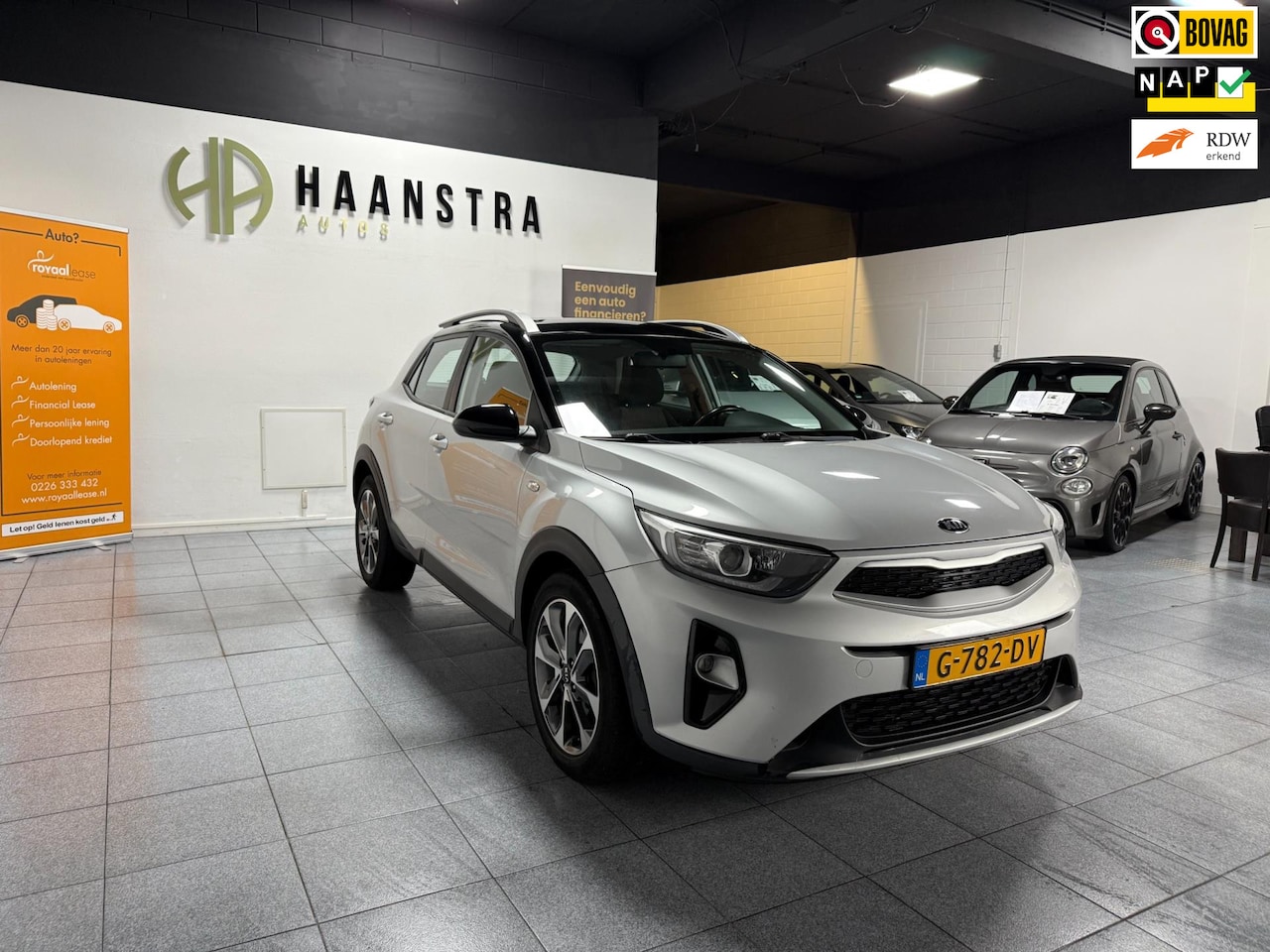 Kia Stonic - 1.0 T-GDi DynamicLine Apple-Carplay Navi-Camera NL Auto! NAP - AutoWereld.nl