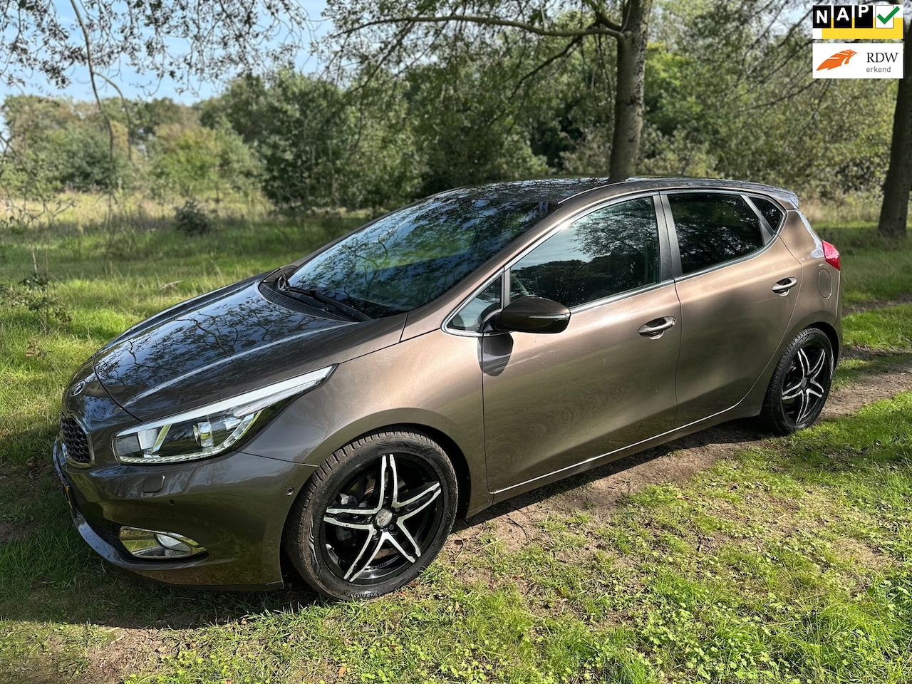 Kia Cee'd - 1.6 GDI Super Pack Premium apk t/m 22-09-2027 - AutoWereld.nl