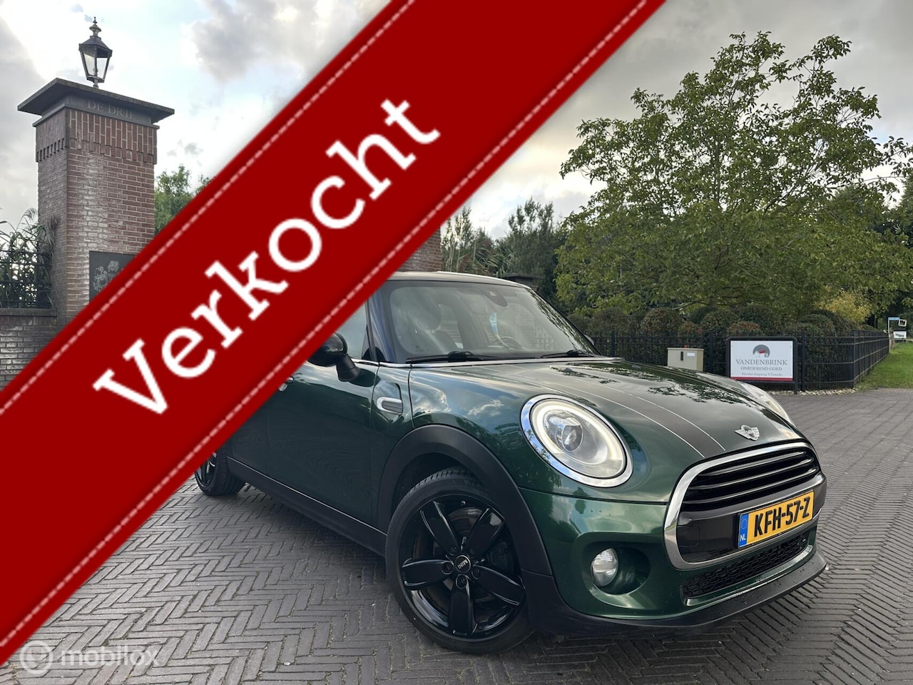 MINI John Cooper Works - Mini 1.5 Automaat Navi ACC LED - AutoWereld.nl