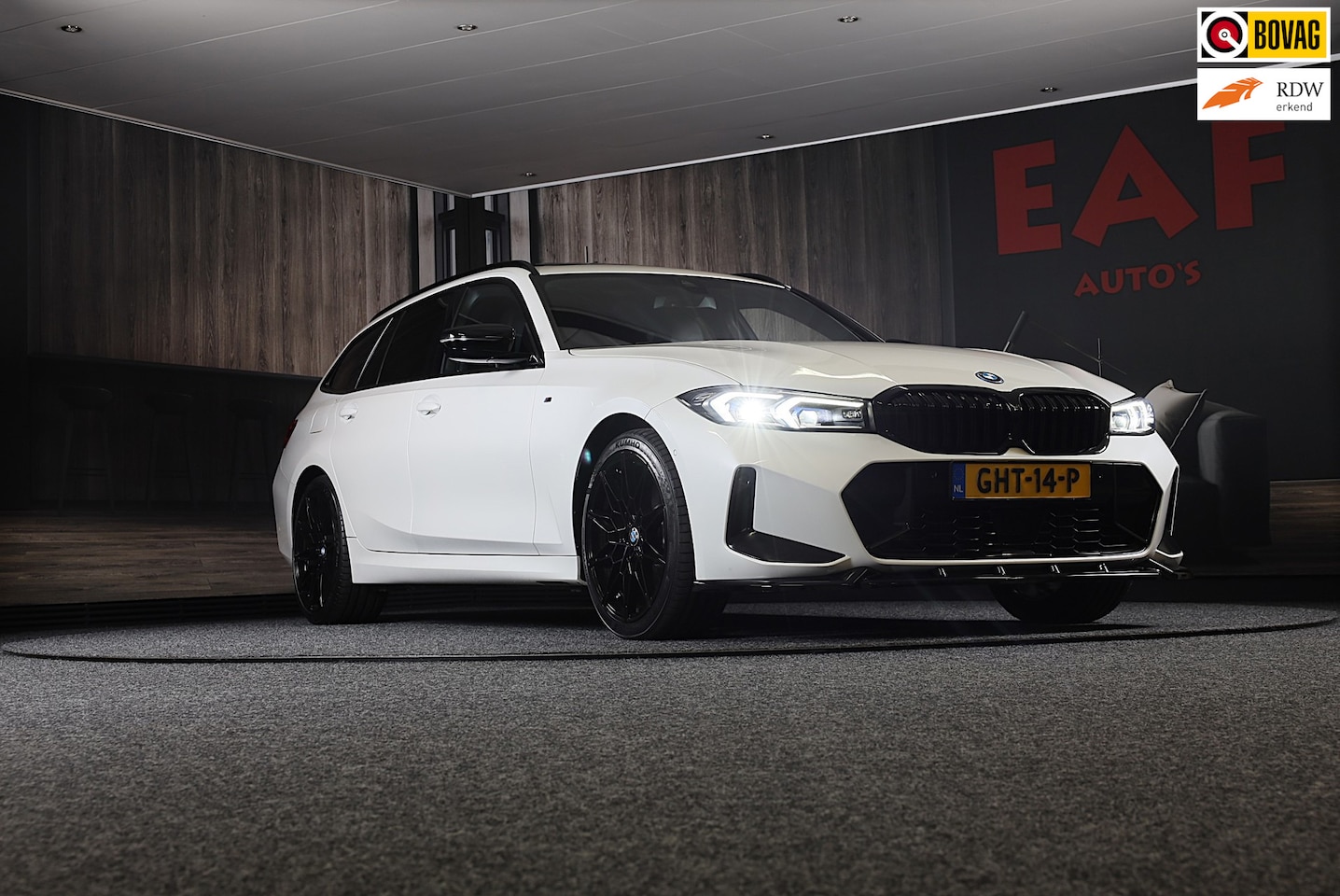 BMW 3-serie Touring - 320e M Line / Head Up / Memory / Navi / Camera / Acc / F1 / Open Panoramadak / Led / Pdc / - AutoWereld.nl