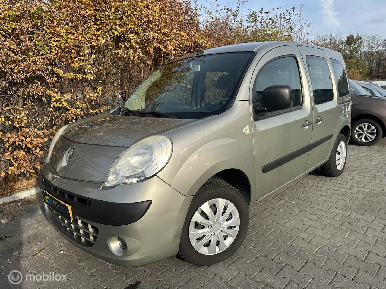 Renault Kangoo Family - 1.6-16V / Automaat / netjes ! - AutoWereld.nl