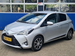 Toyota Yaris - 1.5 Hybrid Limited / Trekhaak / Camera / Cruise control / Carplay / Keyless / Parkeersenso