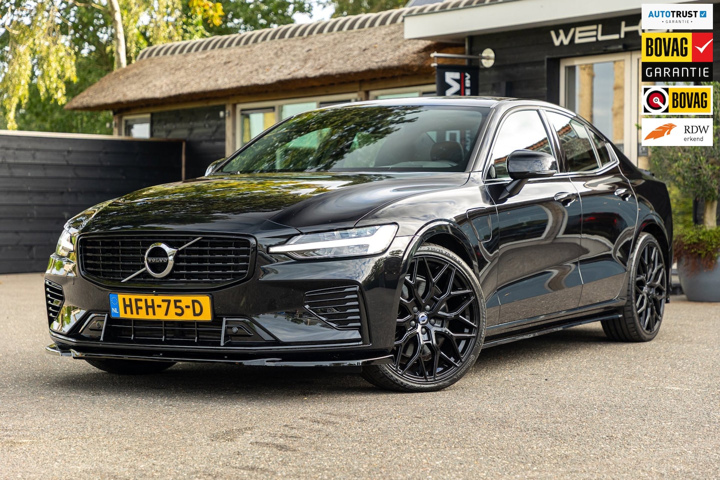Volvo S60 - 2.0 Recharge T6 AWD R-Design 20inch Maxton Black edition R-design - AutoWereld.nl