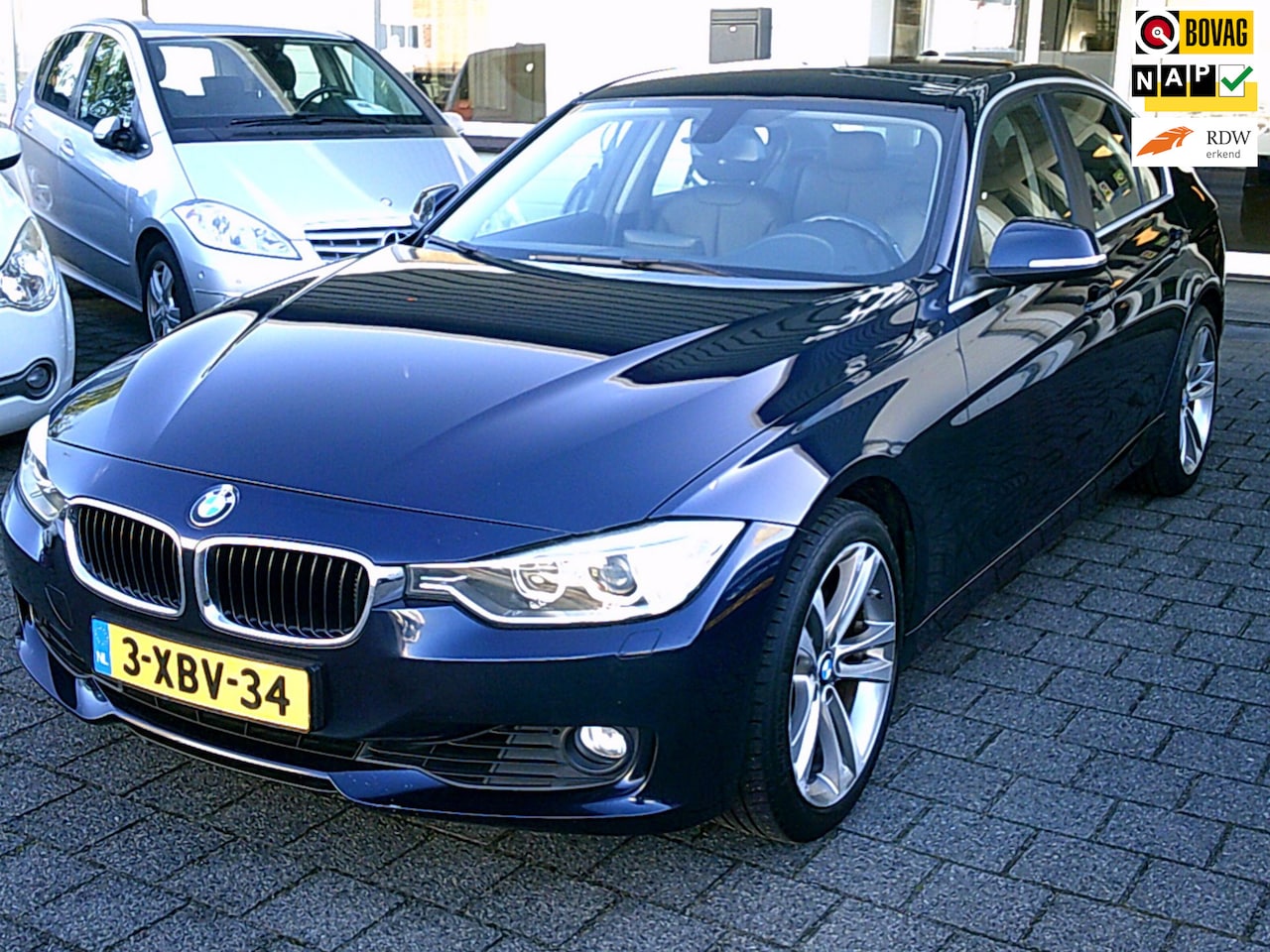 BMW 3-serie - 320i Executive 320i Executive (Aut./LMV/NAV) - AutoWereld.nl