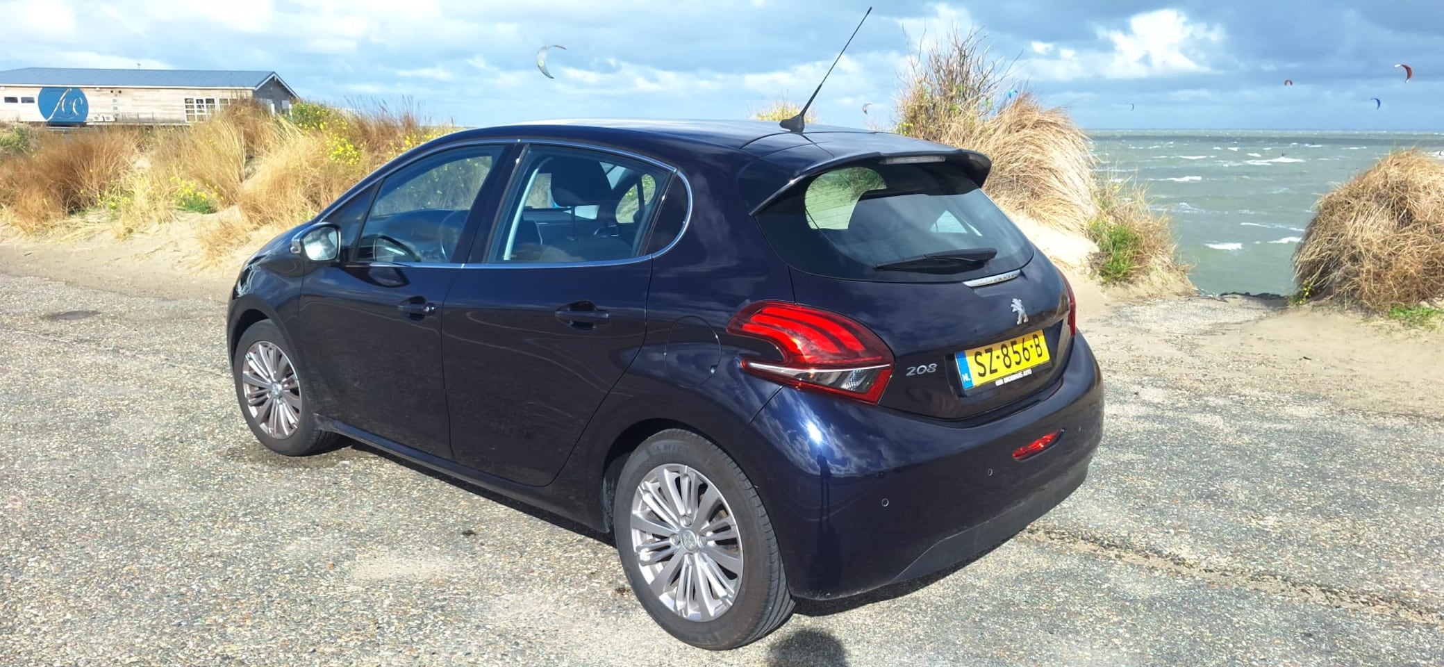 Peugeot 208 - 1.2 PureTech Blue Lease Executive Nette ex-lease auto, in keurige staat, dealeronderhouden - AutoWereld.nl
