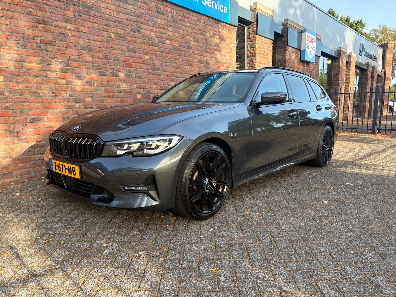 BMW 3-serie Touring - 330i High Executive|Trekhaak|Camera|PDC - AutoWereld.nl