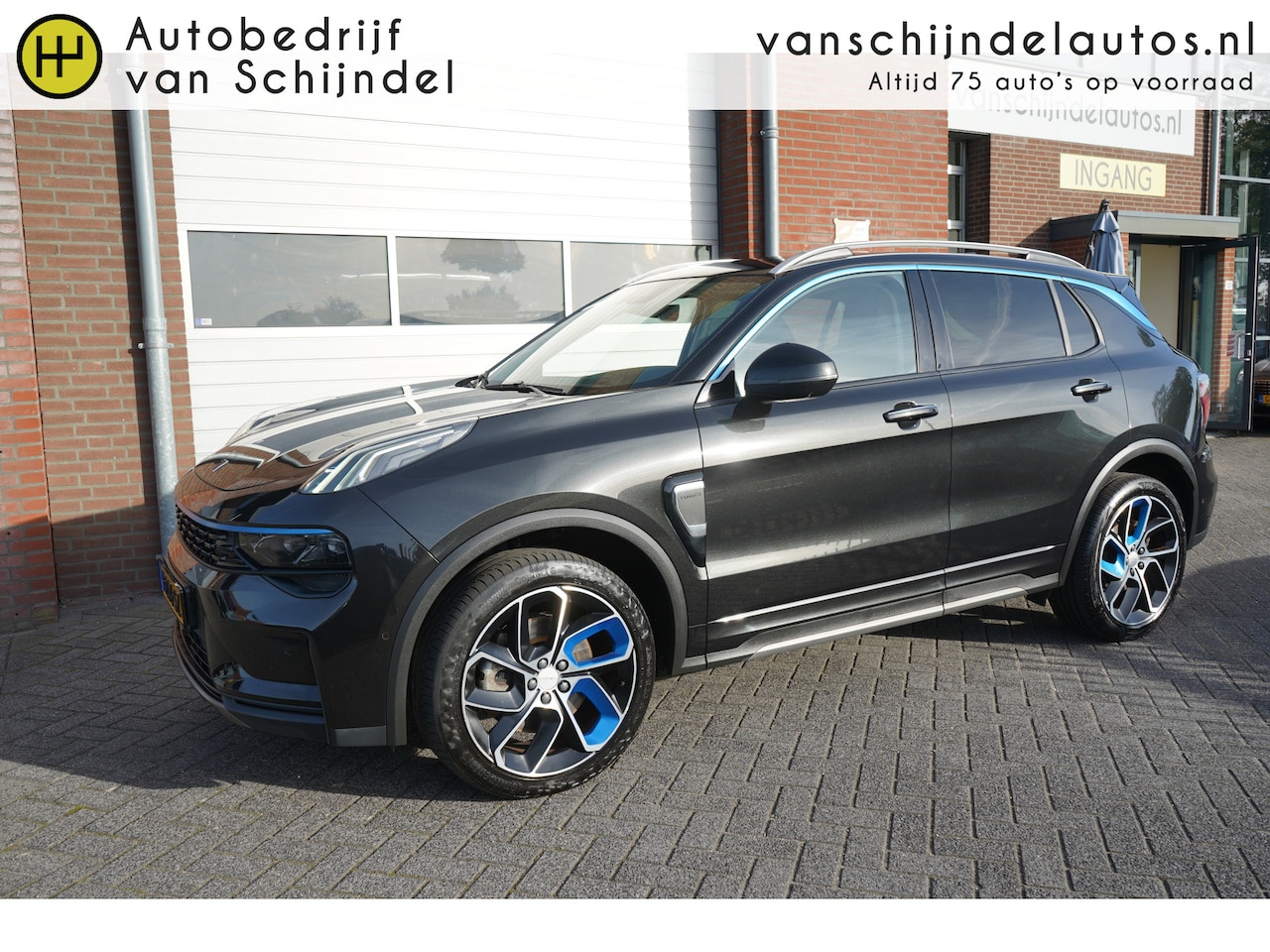 Lynk & Co 01 - 1.5 261PK! *NL AUTO* DEALER ONDERHOUDEN 20X OP VOORRAAD 360CAMERA 6,6KWH LADER PANORAMADAK - AutoWereld.nl