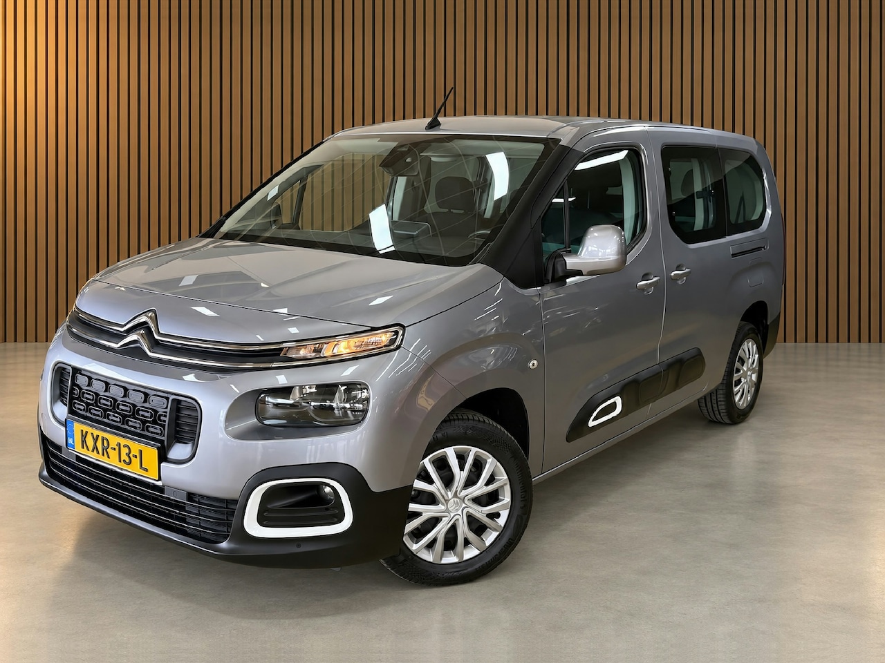 Citroën Berlingo XL - 1.2 PureTech Feel 7p. | Sensoren | Cruise | Navigatie | Carplay - AutoWereld.nl