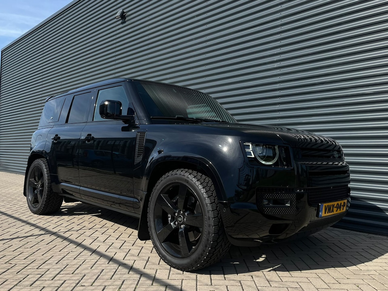 Land Rover Defender 110 - 5.0 P525 V8 - AutoWereld.nl