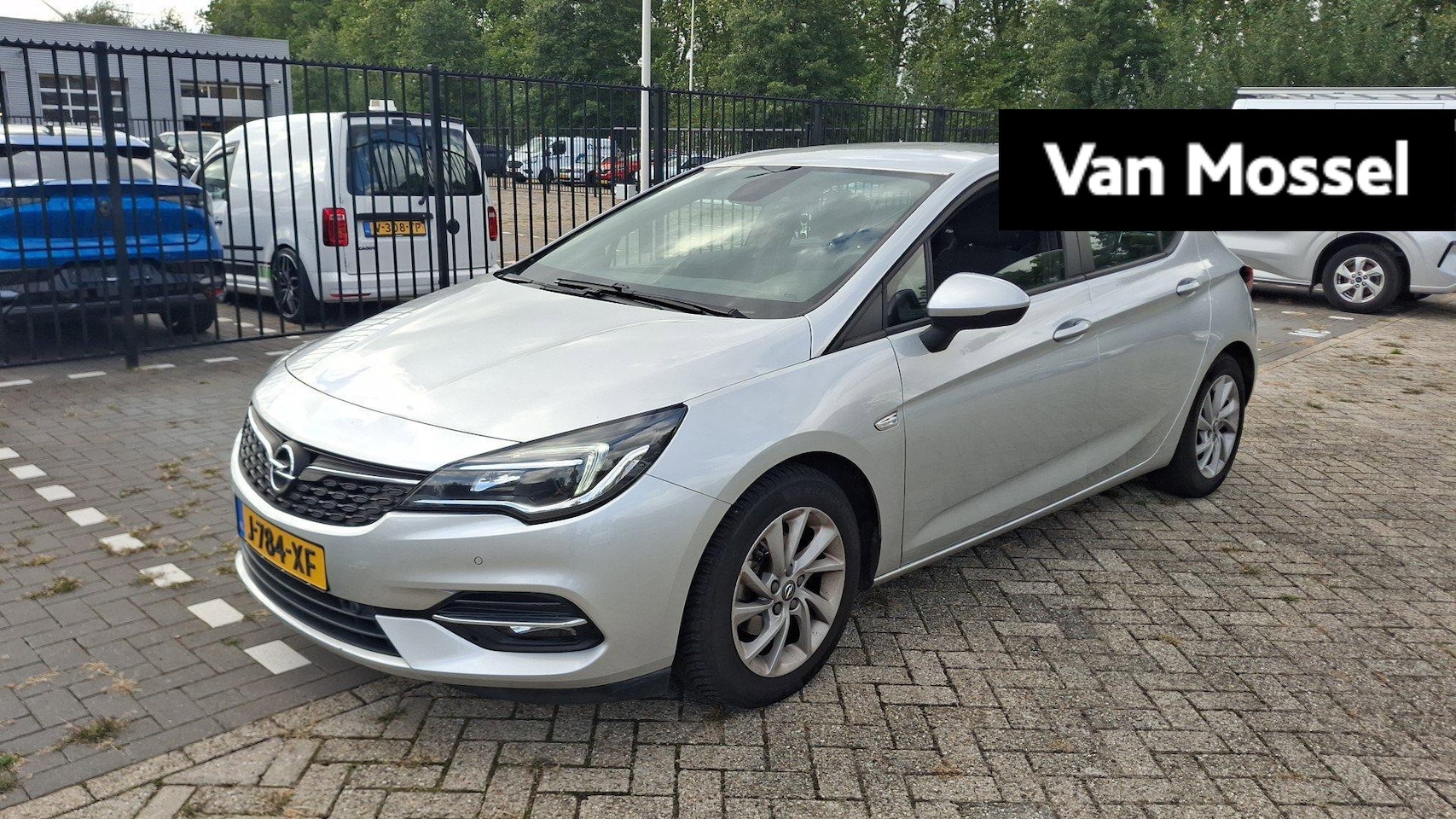 Opel Astra - 1.2 Business Edition | Cruise control | Achteruitrijcamera | Apple carplay / Android auto - AutoWereld.nl