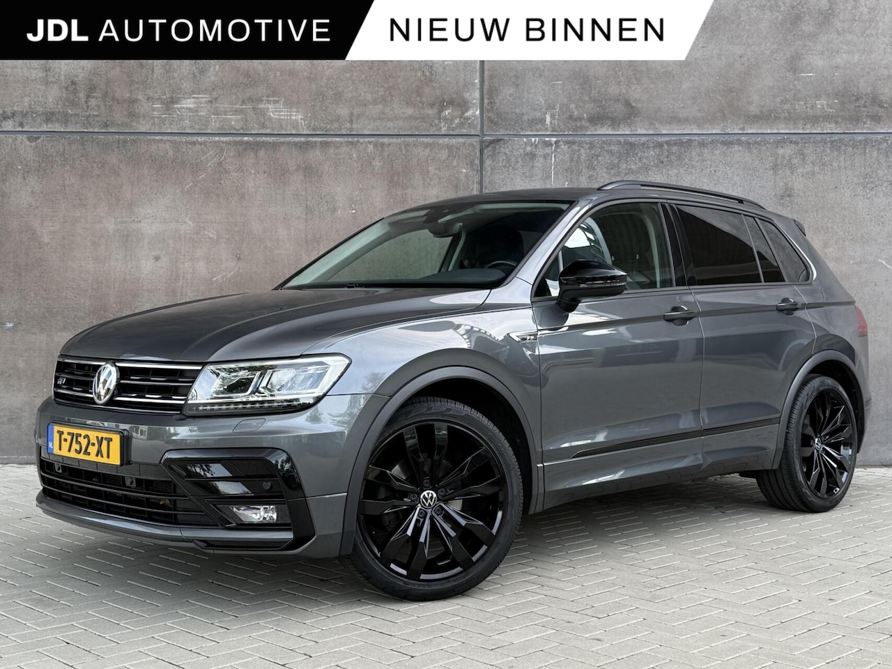 Volkswagen Tiguan - 1.5 TSI ACT Highline Business R | Trekhaak | Adaptieve Cruise | CarPlay | Full LED | APK 0 - AutoWereld.nl
