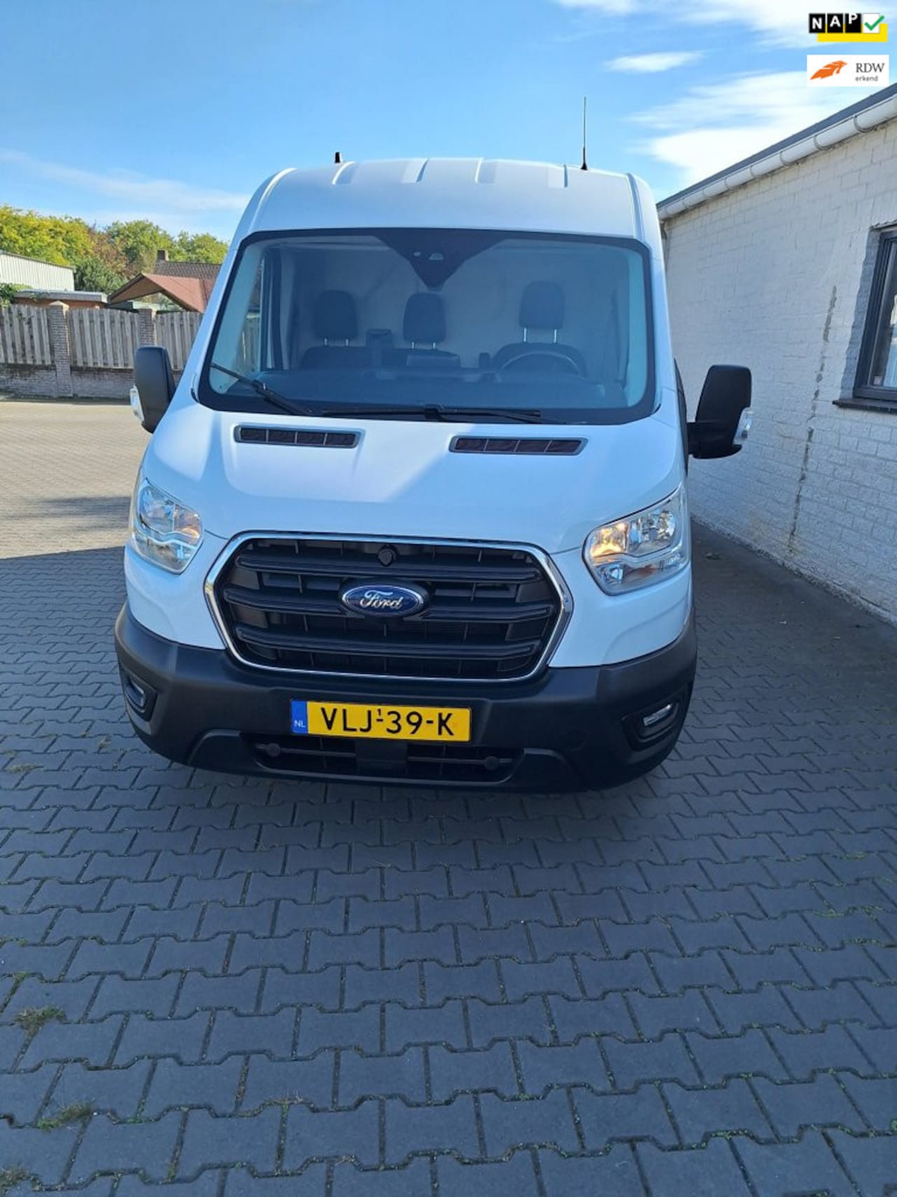 Ford Transit - 310 2.0 TDCI L2H2 Trend Automaat 27031 KM !! - AutoWereld.nl