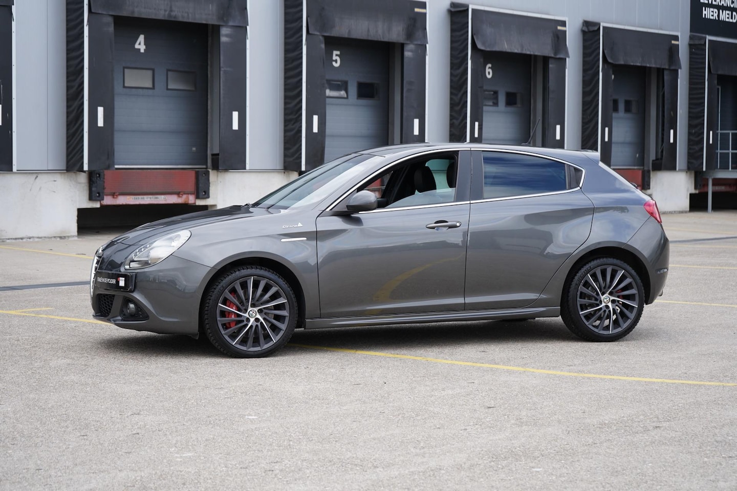 Alfa Romeo Giulietta - 1.4 T Distinctive QV-Line - AutoWereld.nl