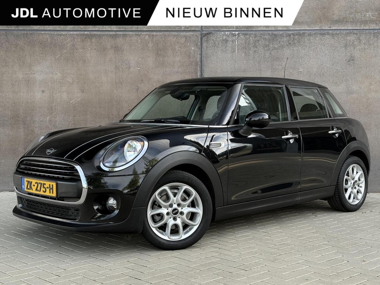 MINI 5-Deurs - 1.5 One Pepper | CarPlay | 1ste eigenaar | Dealer onderhouden | Parkeersensoren | Climate - AutoWereld.nl