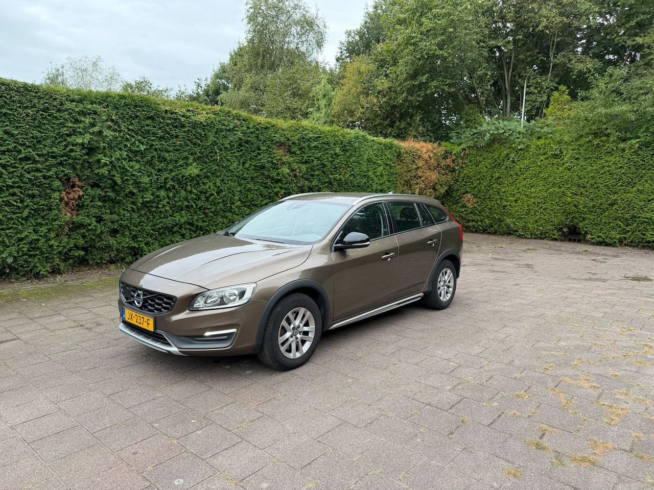 Volvo V60 Cross Country - 2.0 D4 Kinetic 2.0 D4 Kinetic - AutoWereld.nl
