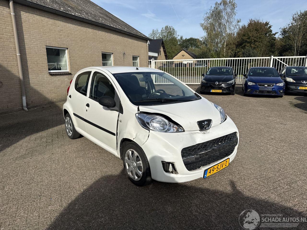Peugeot 107 - 1.0-12V XR AIRCO - AutoWereld.nl