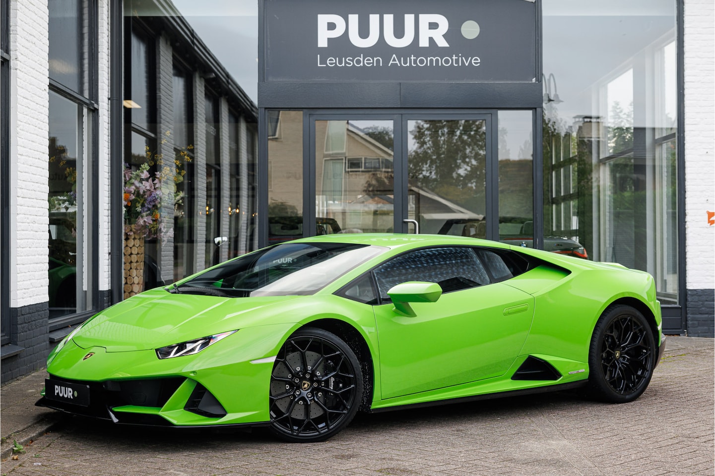 Lamborghini Huracán Evo - 5.2 V10 ''Verde Mantis Pearl'' Lift - Sensonum - Forged Carbon - AutoWereld.nl