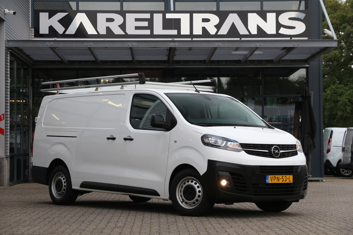 Opel Vivaro - 2.0 CDTI 144 | L3H1 | Imperiaal | Trekhaak | Cruise | Airco.. - AutoWereld.nl