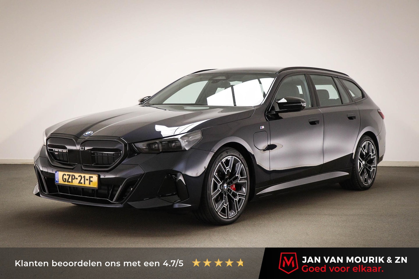 BMW 5-serie Touring - 550e xDrive | INNOVATION / M SPORT PRO- PACK | PANORAMADAK | HEAD UP | STUURVERWARMING | 3 - AutoWereld.nl