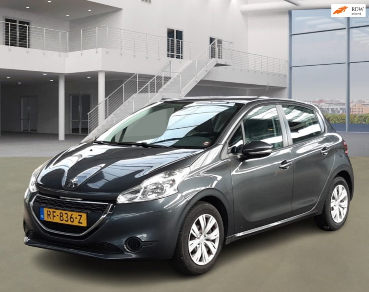 Peugeot 208 - 1.2 VTi Access PSENSOR NAVI CRUISE 2 X SLEUTELS - AutoWereld.nl