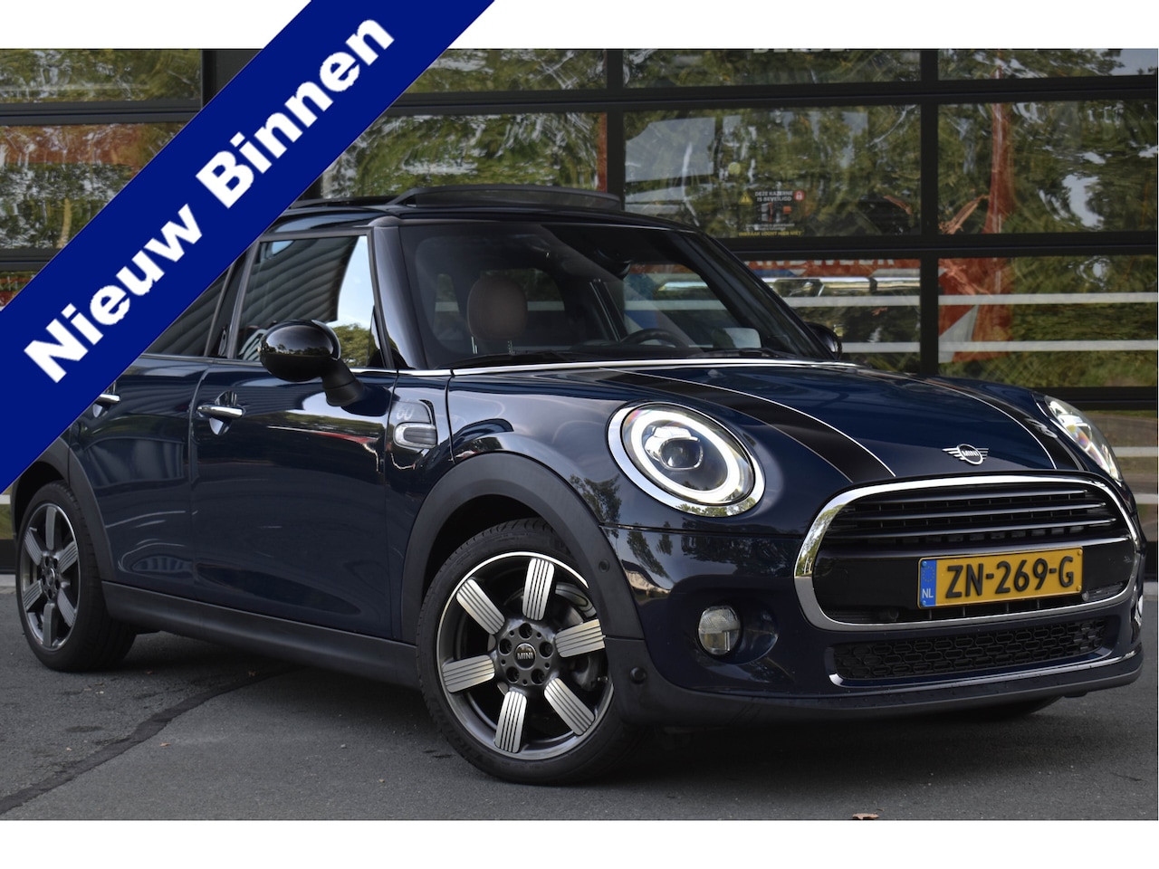 MINI 5-Deurs - 1.5 Cooper 60 Years | Pano | Leder | Head Up | Navi | Carplay | NL Auto - AutoWereld.nl