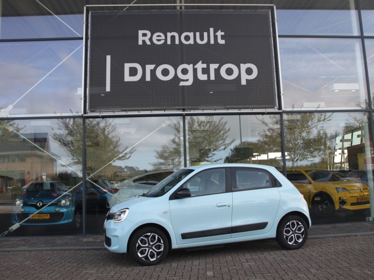 Renault Twingo - 82PK-COLLECTION-44DKM-AIRCO-CRUISE-TOUCHSCREEN-BLUETH- - AutoWereld.nl