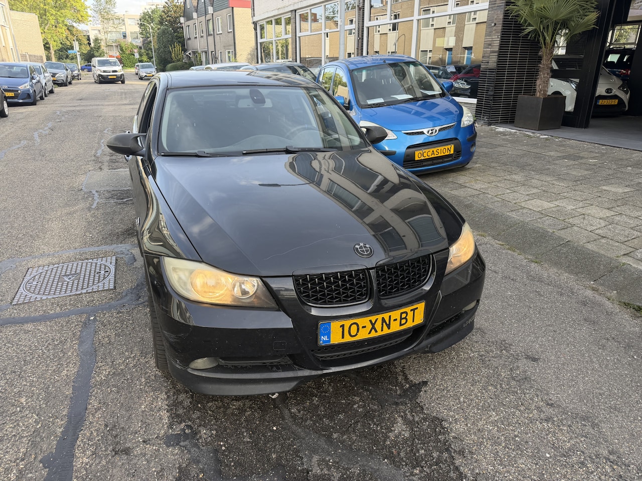 BMW 3-serie - 320i Business Line LOOPT EN RIJDT GOED - AutoWereld.nl