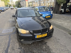 BMW 3-serie - 320i Business Line LOOPT EN RIJDT GOED