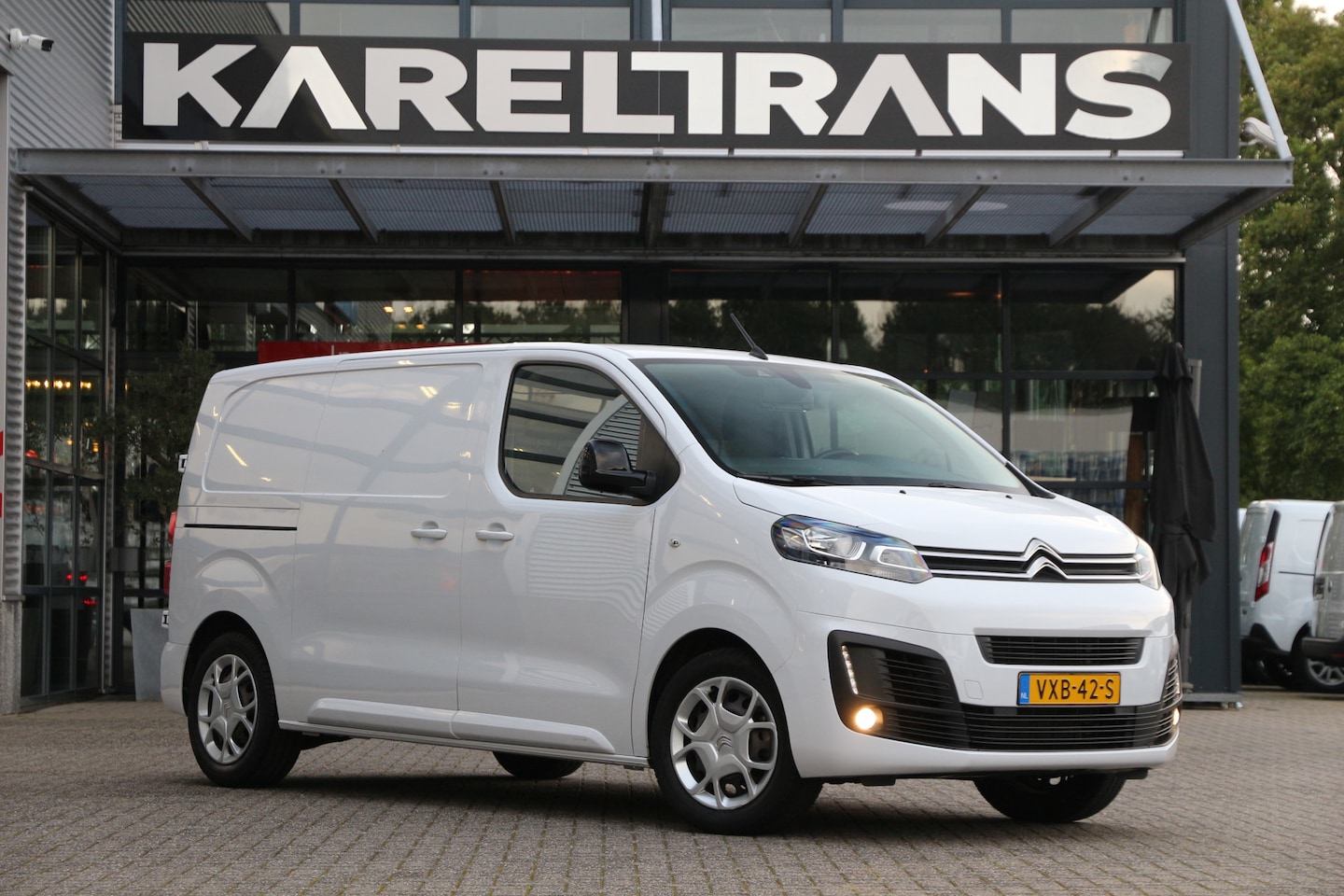 Citroën Jumpy - 2.0 BlueHDI 145 | L2H1 | Trekhaak | Navi | Camera | Airco.. - AutoWereld.nl