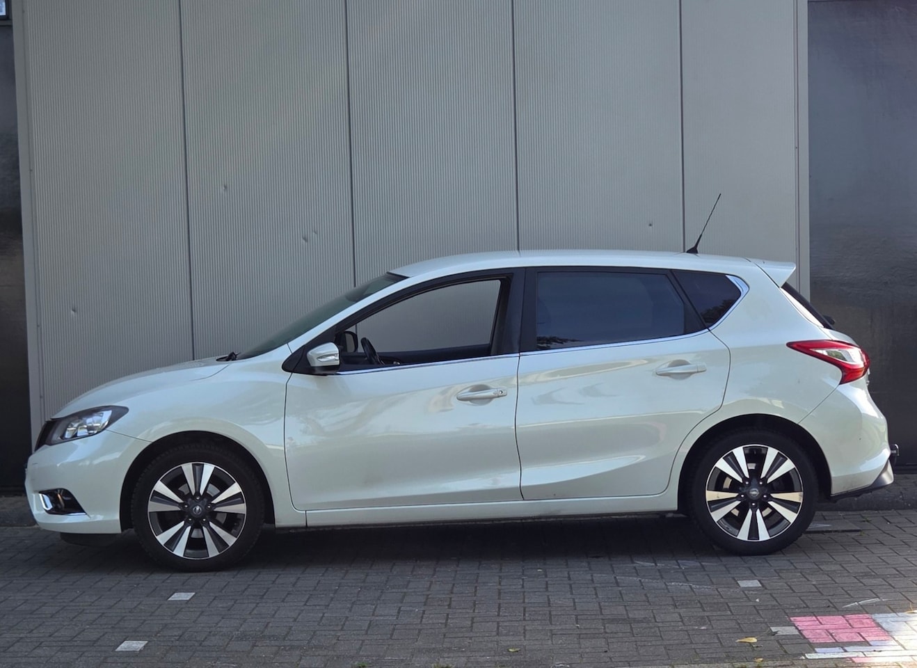 Nissan Pulsar - 1.2 DIG-T Tekna / Onderhudsbeurt / Stoel.V.W. / Cruise / Trekhaak / Camera / - AutoWereld.nl