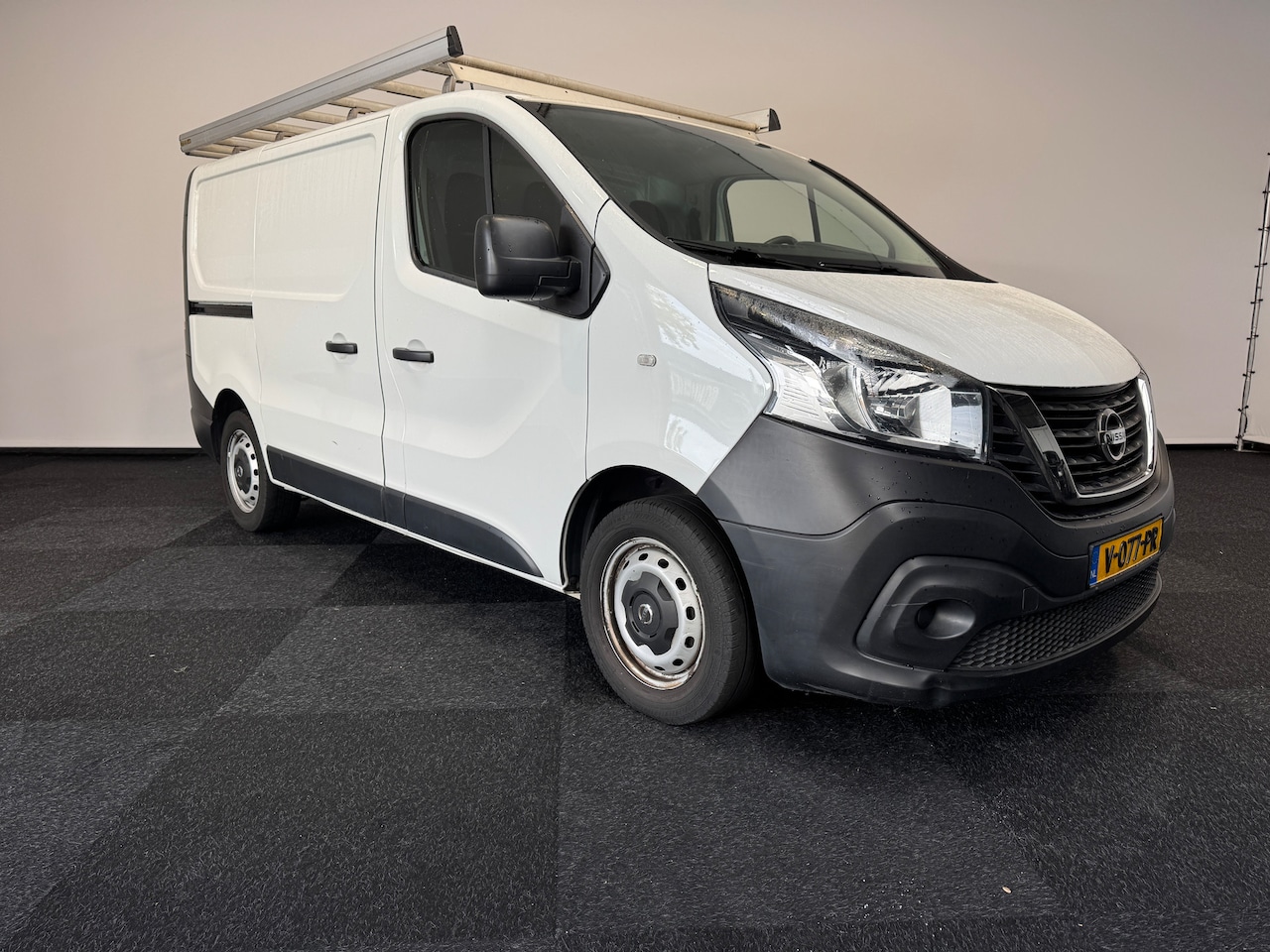 Nissan nv300 - NV300 L1H1 2700 1.6 dCi 120 Acenta 3zits APK 2027 - AutoWereld.nl