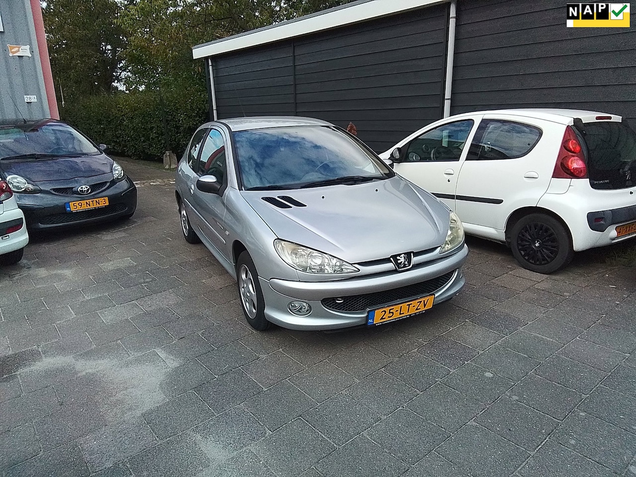 Peugeot 206 - 1.4 Quiksilver lux,s AIRCO LMV NL auto met nap. - AutoWereld.nl