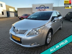 Toyota Avensis Wagon - 2.0 VVTi Business in Nederland nieuw geleverde auto met trekhaak, navigatie, cruise contro
