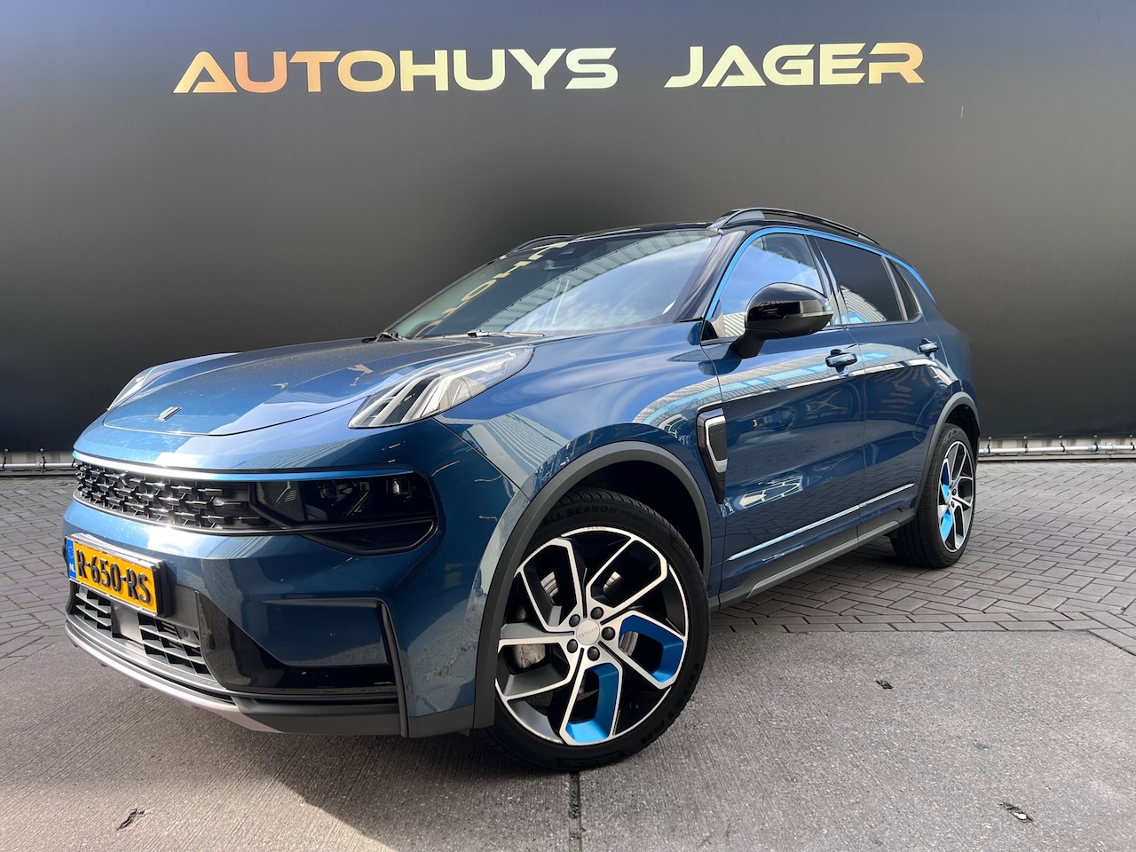 Lynk & Co 01 - 1.5 - Pano 360 Memory Carplay - AutoWereld.nl
