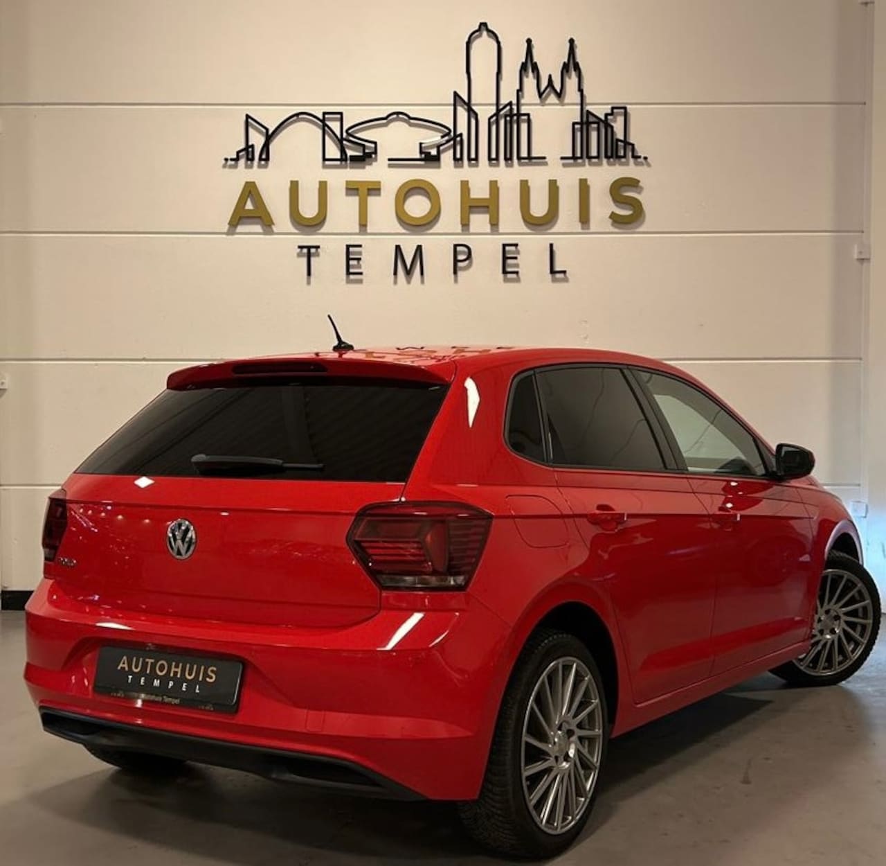 Volkswagen Polo - 1.0 MPI Comfortline Business Airco Cruise Start/Stop Parkeersensoren - AutoWereld.nl