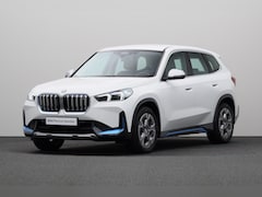 BMW iX1 - xDrive30 67 kWh X-Line | Camera | Stuurwiel verwarmd | Comfort Access | Stoelverwarming |