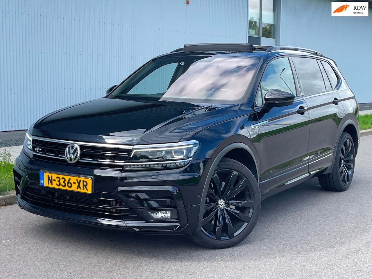 Volkswagen Tiguan - R-Line 2.0 TDI 7 Zitter - AutoWereld.nl