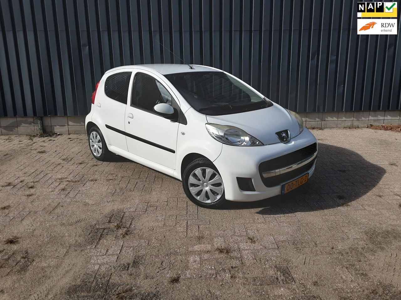 Peugeot 107 - 1.0-12V XS 1.0-12V XS - AutoWereld.nl