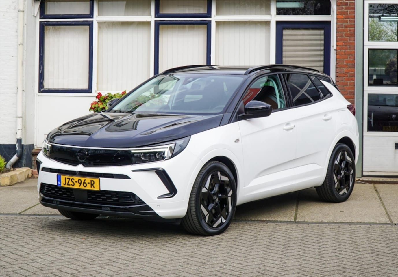 Opel Grandland - Hybrid automaat 300pk 4x4 GSe - AutoWereld.nl