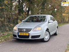 Volkswagen Jetta - 2.0 FSI Comfortline | Cruise + Airco Nu € 999,