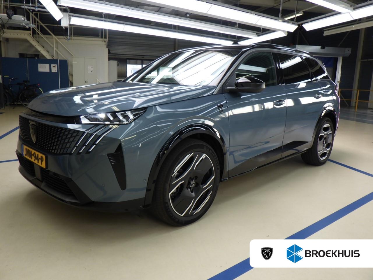 Peugeot e-5008 - GT Exclusive 73 kWh 7p | Fase 3 laden | SOH 99% | Lederen bekleding | Massage | Trekhaak | - AutoWereld.nl