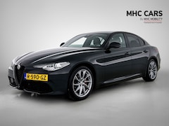 Alfa Romeo Giulia - 2.0T Sprint | Trekhaak | Clima | Navi | 12 maanden BOVAG |