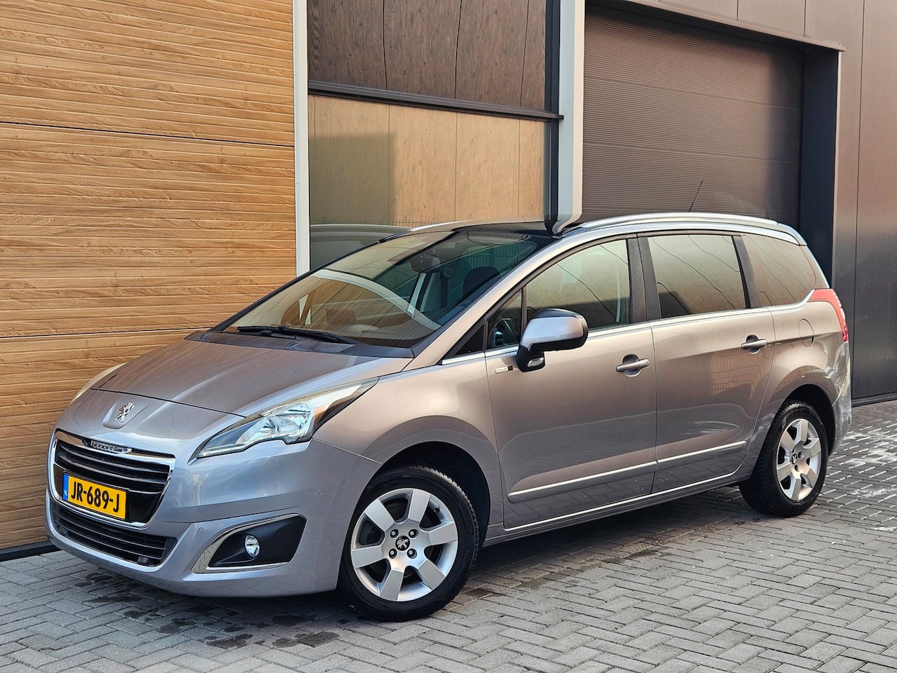 Peugeot 5008 - 1.2 PureTech Style 7p. Pano Navi Camera - AutoWereld.nl