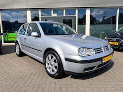 Volkswagen Golf - 2.0 Trendline