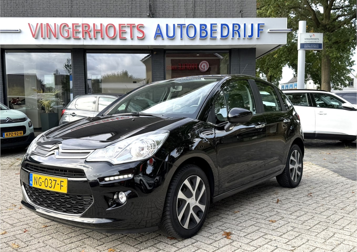 Citroën C3 - 1.2 Benzine Luxe Sportieve Selection * Navigatie * Climate & Cruise Control * Bleutooth * - AutoWereld.nl