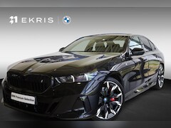 BMW i5 - Sedan eDrive40 | M Sport Pro | Glazen Panoramadak | Stuur- & Stoelverwarming | Driving & P