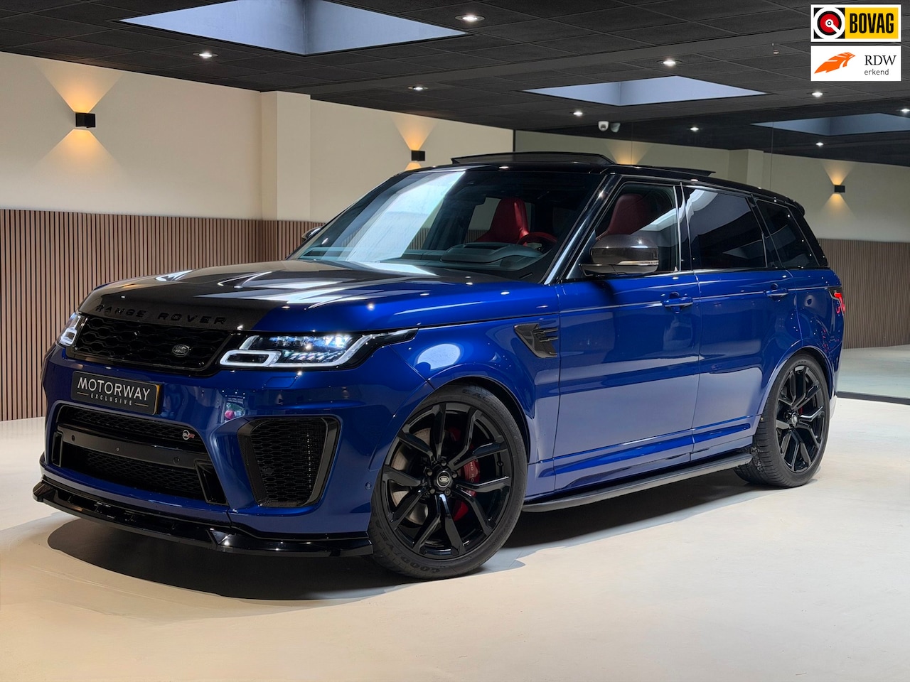 Land Rover Range Rover Sport - 5.0 V8 SC SVR|pano|360|Merdian|HUD|Alcantara hemel|Carbon|Stoelverkoeling|Maxton| - AutoWereld.nl